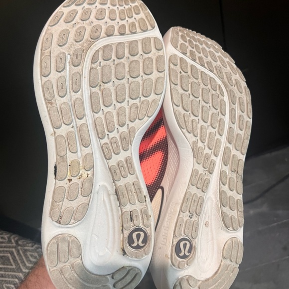 lululemon Beyondfeel running shoes - Picture 13 of 16
